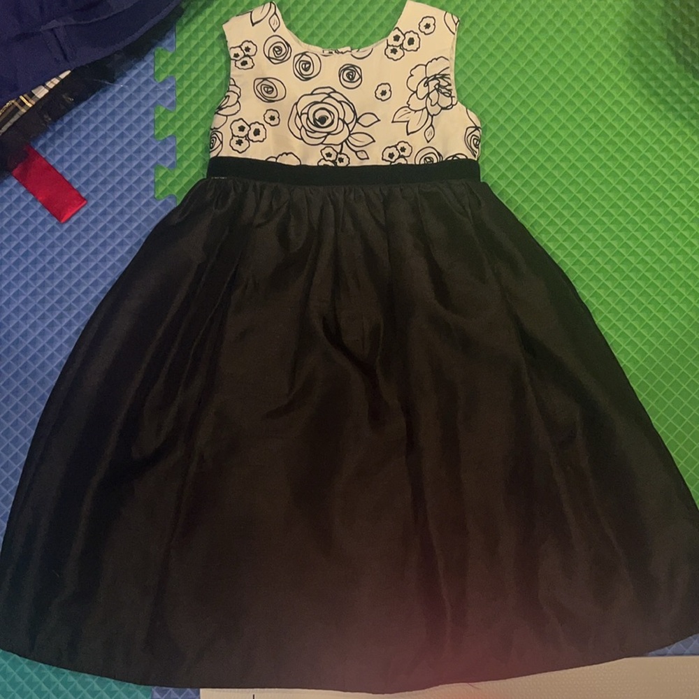 LOT OF 4, SIZE 3T, KIDS DRESSES - Picture 8 of 9